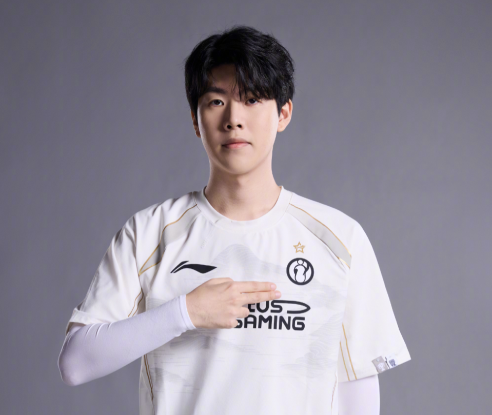 文图斯签下 文图斯签下